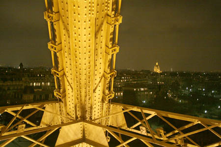 Eiffel_Beam_Down_IMG_4157